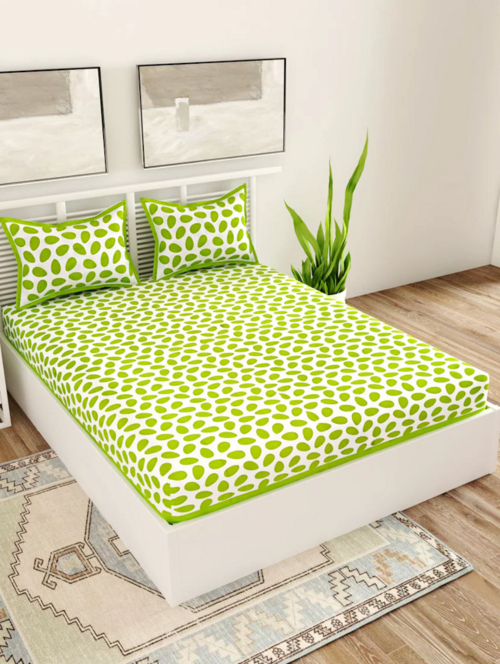Green  Color 100% Cotton Traditonal Double Bedsheet With 2 Pillow
