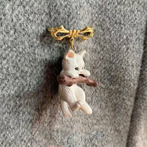 Playful Cat Brooch